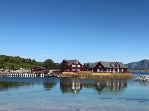 Glede i et populært reisemål Arnøy Brygge AS